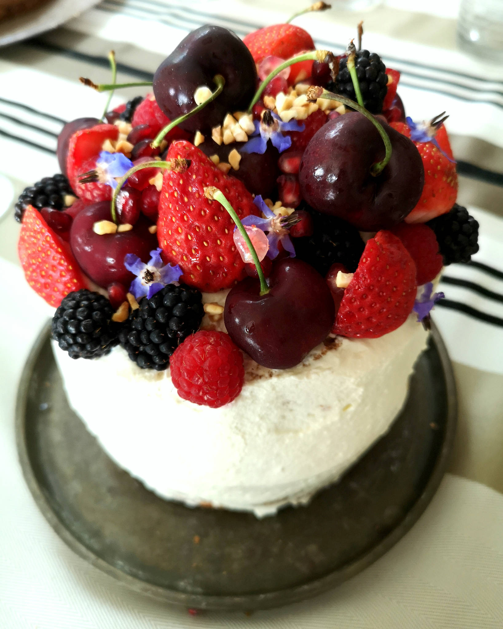 Layer cake aux fruits rouges