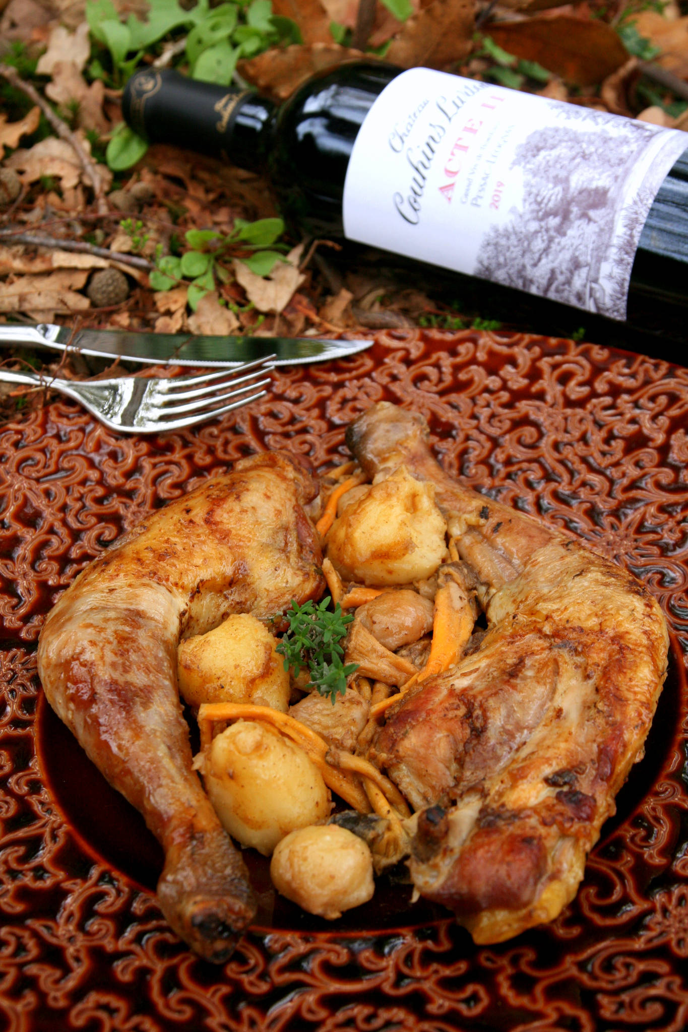 Cuisses de pintade, chanterelles, châtaignes, cerfeuil tubéreux, Couhins Lurton Acte II rouge 2019