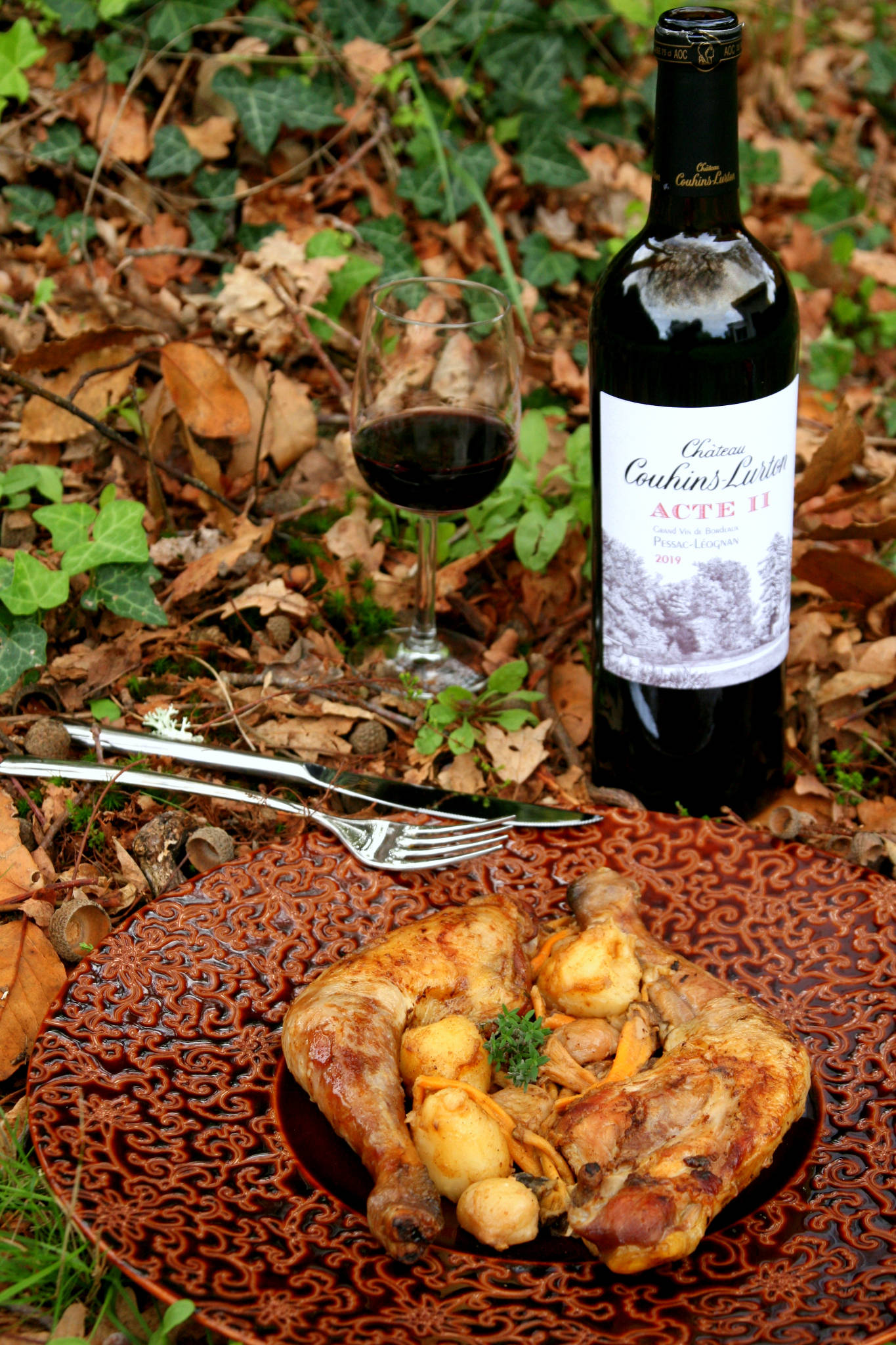 Cuisses de pintade, chanterelles, châtaignes, cerfeuil tubéreux, Couhins Lurton Acte II rouge 2019