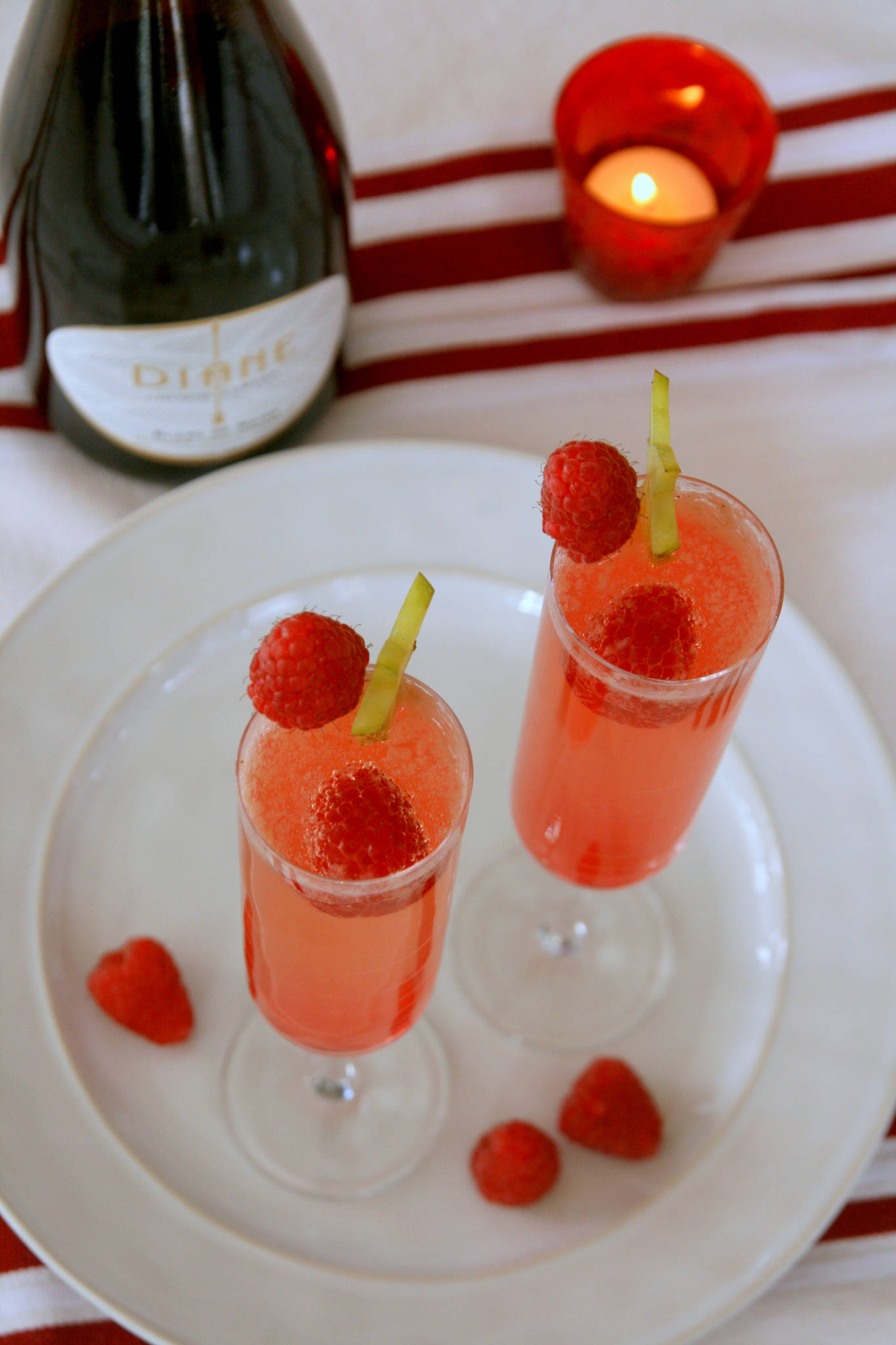 Cocktail de fête aux framboises, Diane brut nature