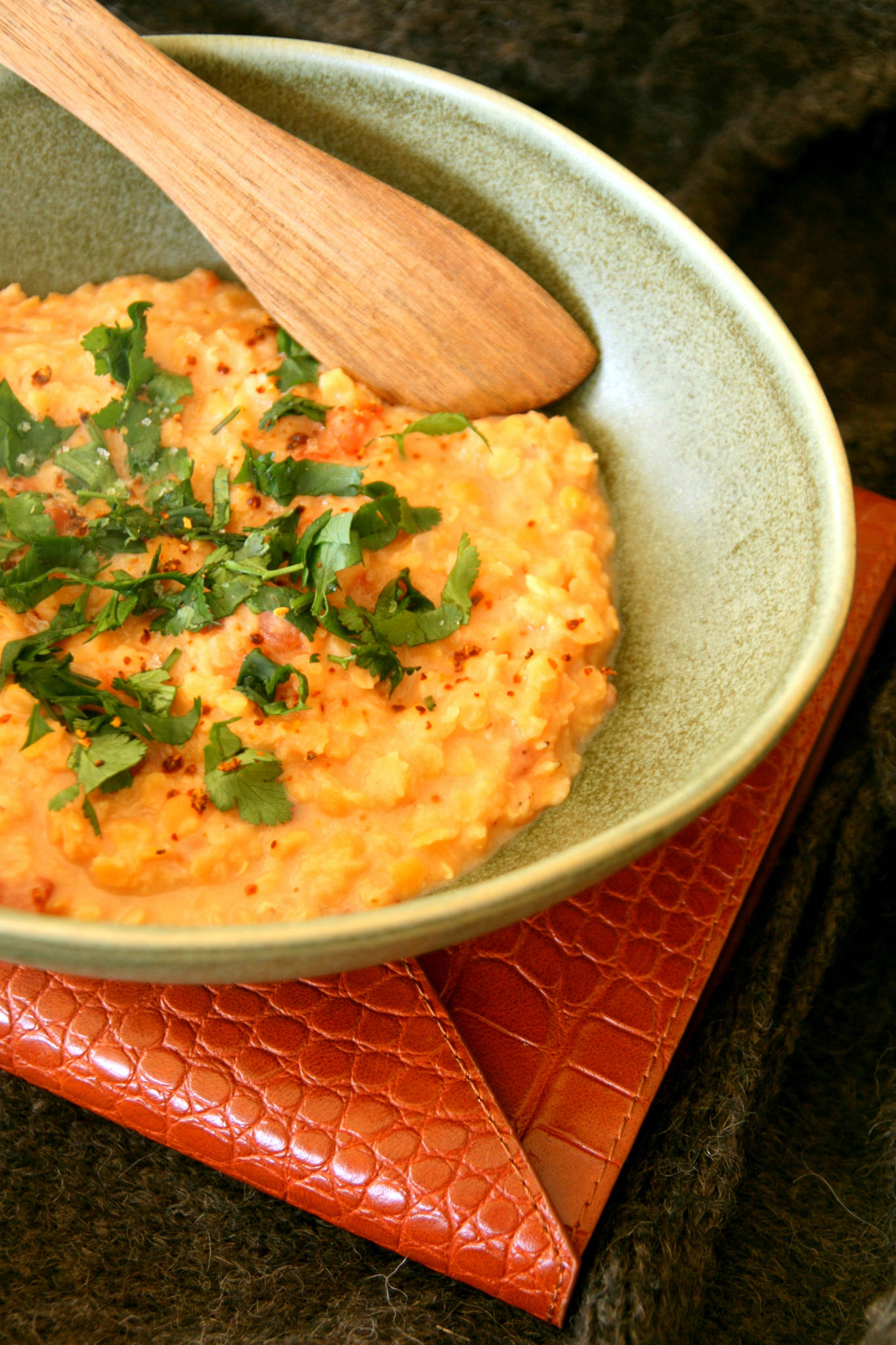 Dhal de lentilles corail, crème de coco, coriandre