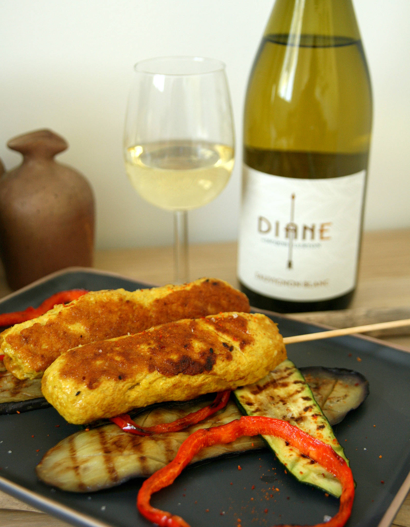 Kefta de poulet au curry et curcuma, légumes d'été grillés, Diane Sauvignon blanc 2021