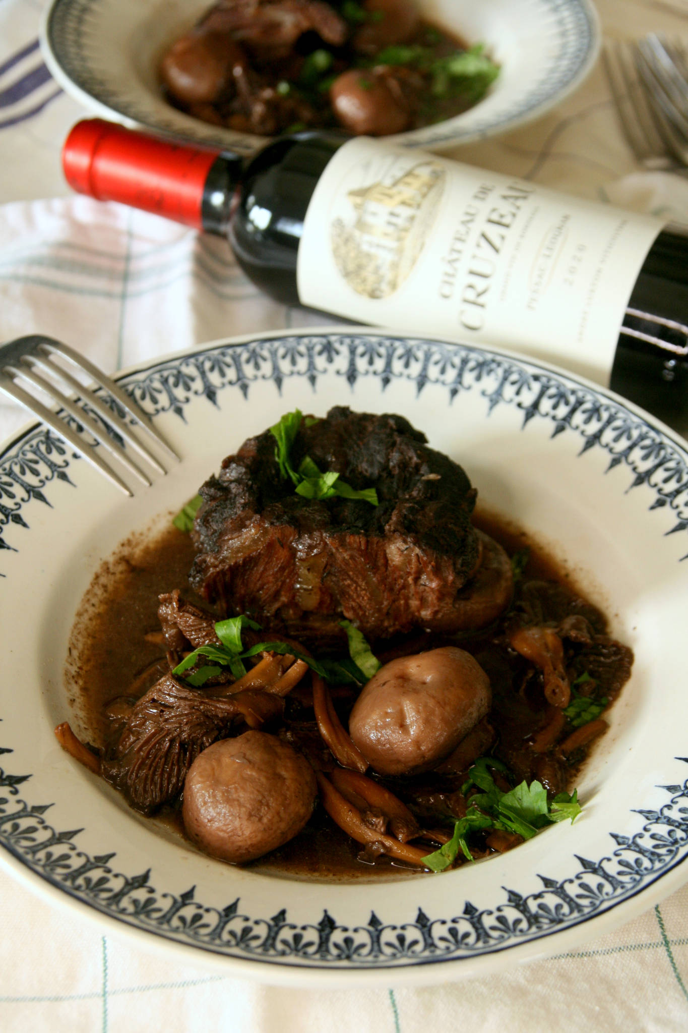 Mijotée de joue de boeuf aux champignons, Château de Cruzeau rouge 2020