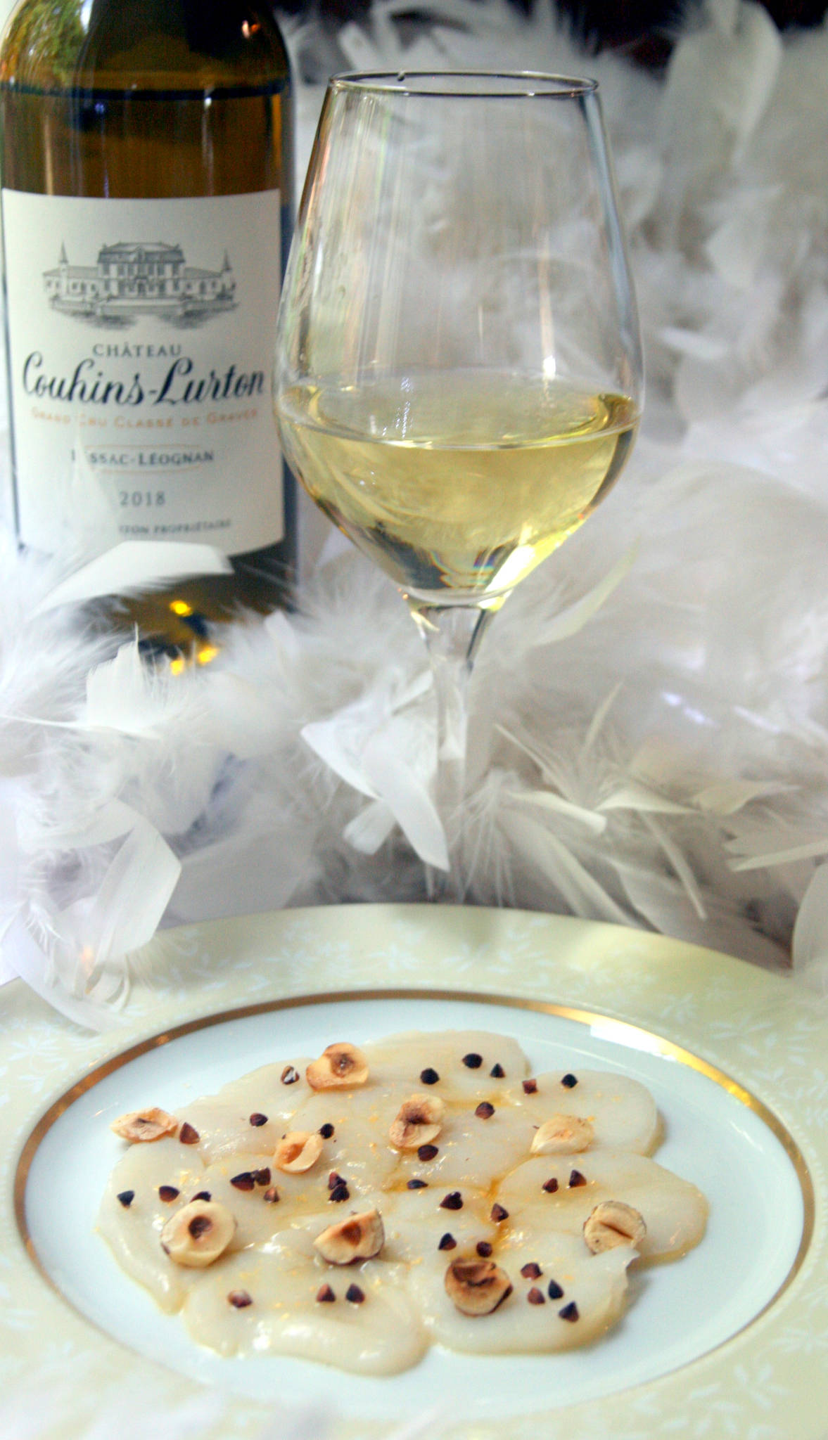 Carpaccio de Saint-Jacques au sirop d’érable et aux noisettes, Château Couhins-Lurton blanc 2018