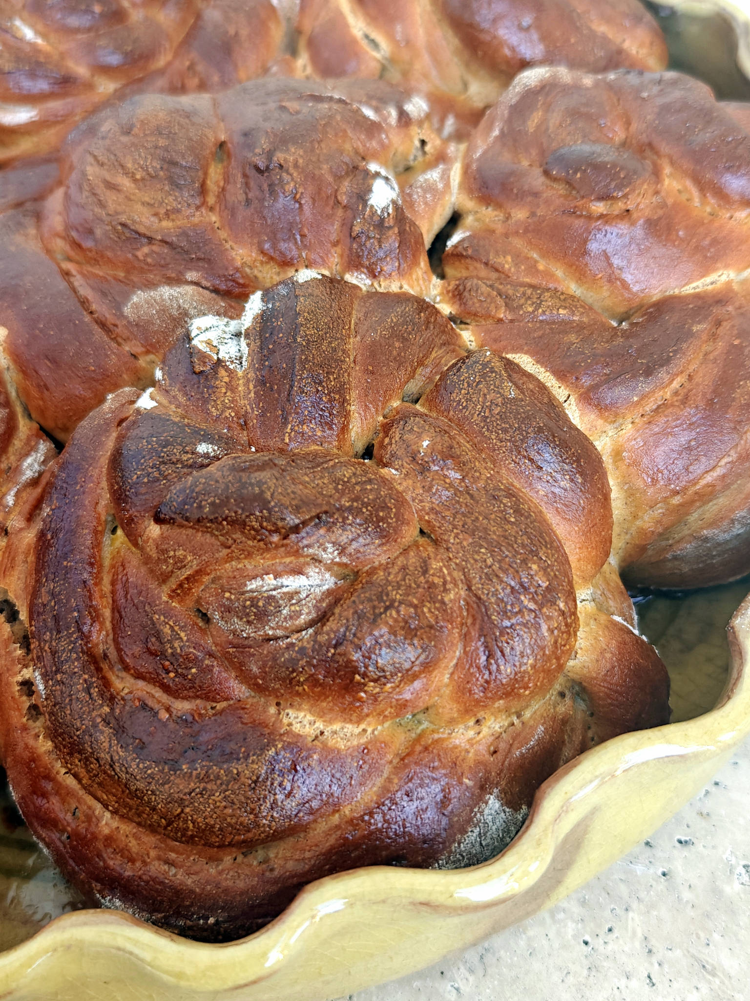 Brioche pelote de laine à la cannelle