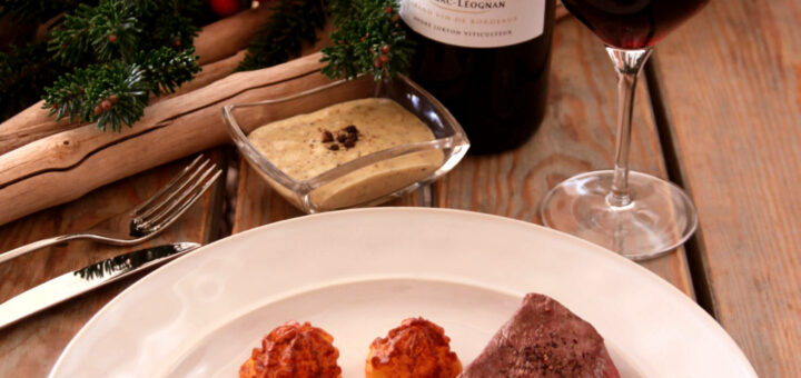 Pavé de bœuf au poivre, pommes duchesse maison, Château de Rochemorin rouge 2015